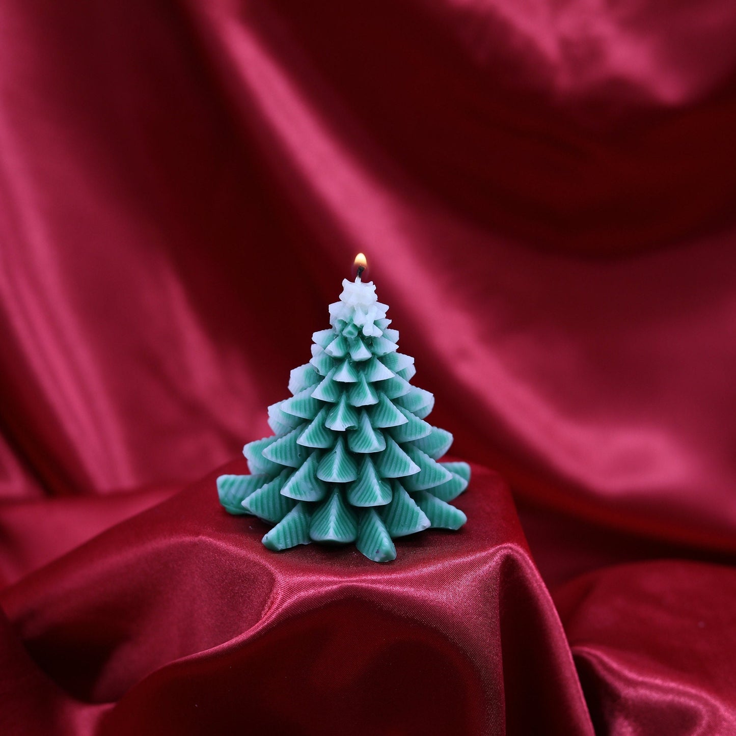Christmas tree candle | Christmas décor | housewarming |custom holiday gifts| custom Christmas gift | Christmas tree |soywax