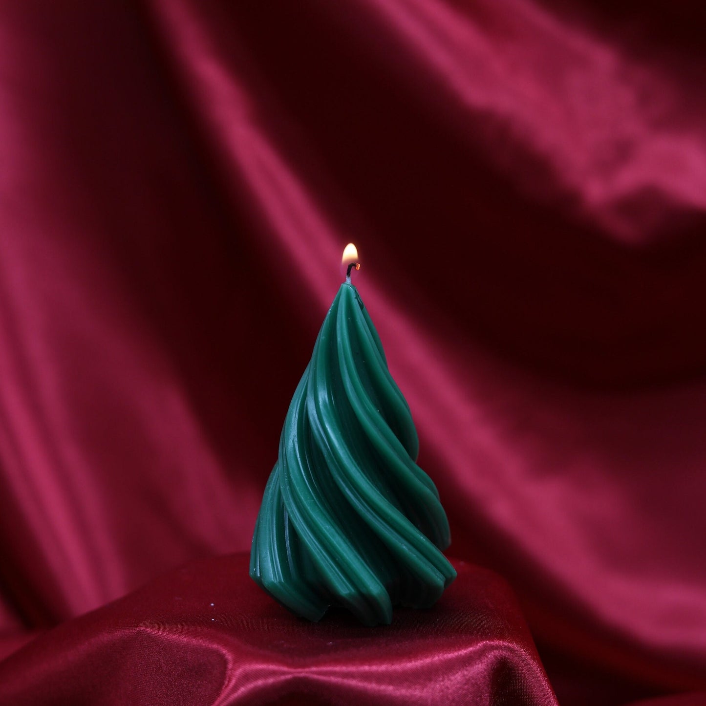 Christmas tree candle | Christmas décor | housewarming |custom holiday gifts| custom Christmas gift | Christmas tree |soywax