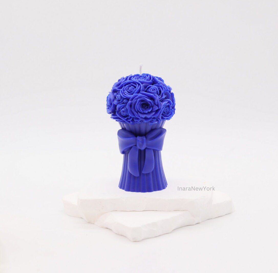 Flower bouquet shaped candle | valentines day candle | sculptural candle | wedding favor | handmade | Bridesmaid candle |