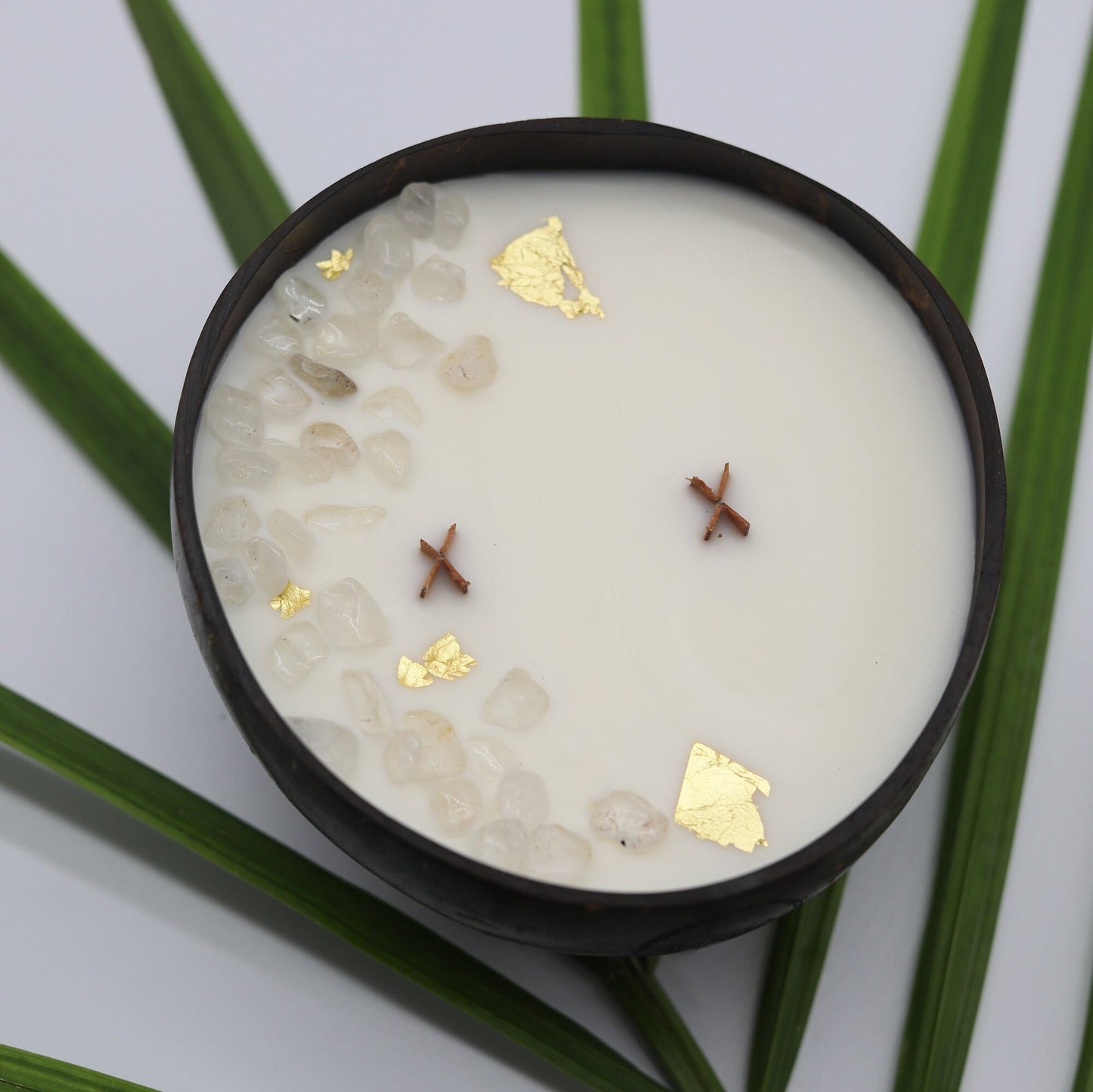 coconut bowl candle, tropical summer, housewarming gift, crystal candle, pineapple candle, red jasper crystal , fluorite crystal , sodalite crystal , citrine crystals , carnelian crystals, 7 chakra candle, chakra, chakra energy