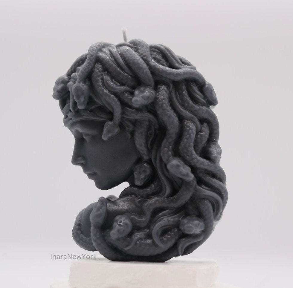 Free shipping | medusa head | luxury sculptural candle | housewarming candle | handmade candle | abstract face candle | snake woman candle