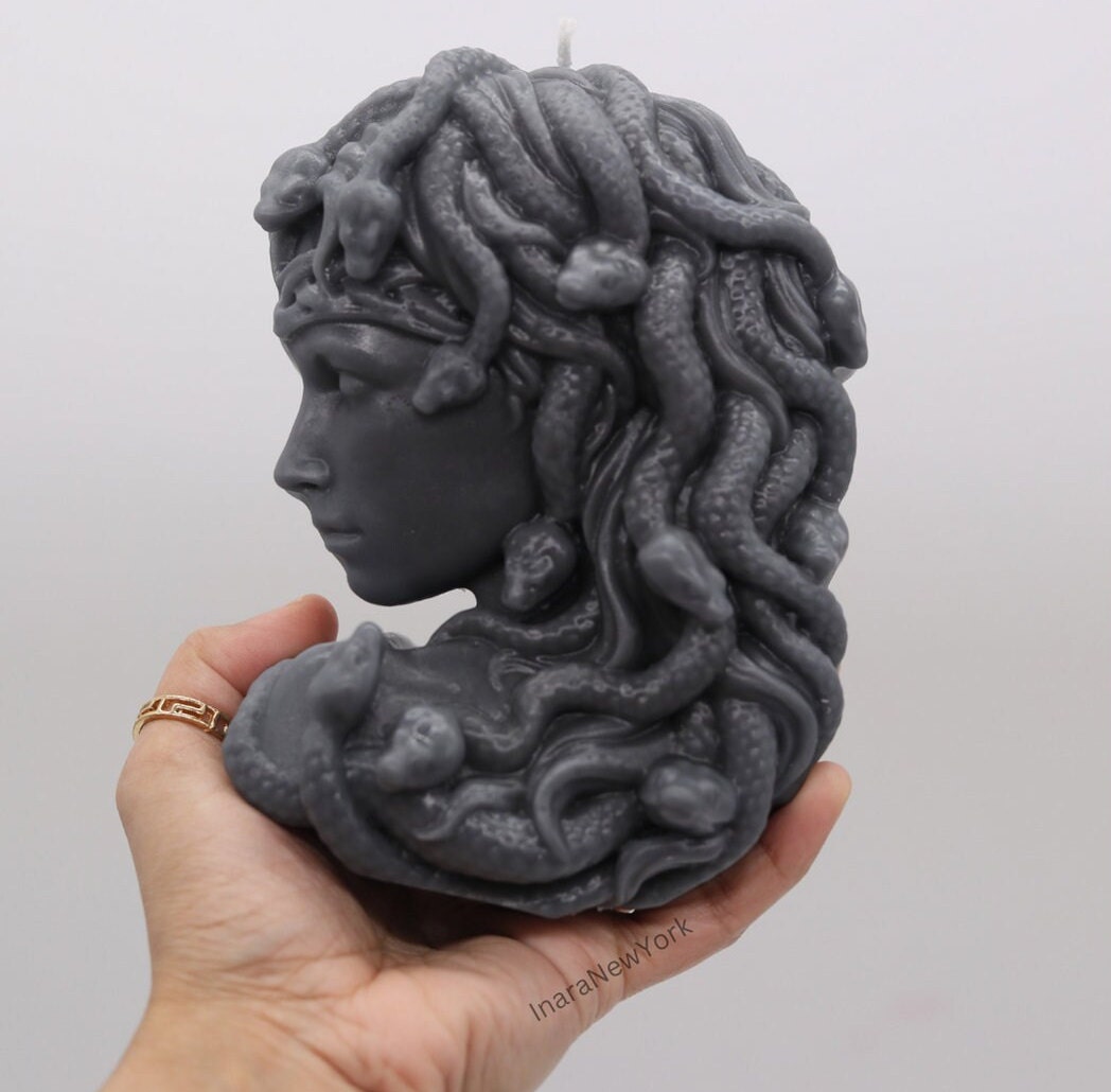 Free shipping | medusa head | luxury sculptural candle | housewarming candle | handmade candle | abstract face candle | snake woman candle