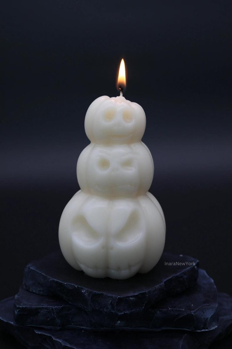 Pumpkin shaped candle | Halloween décor | sculptural candle | housewarming | handmade candle | pumpkin candle