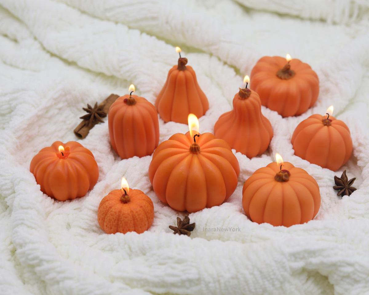 pumpkin candle| fall décor | fall candle | sculptural candle | housewarming | handmade candle | pumpkin shaped candle| fall decor