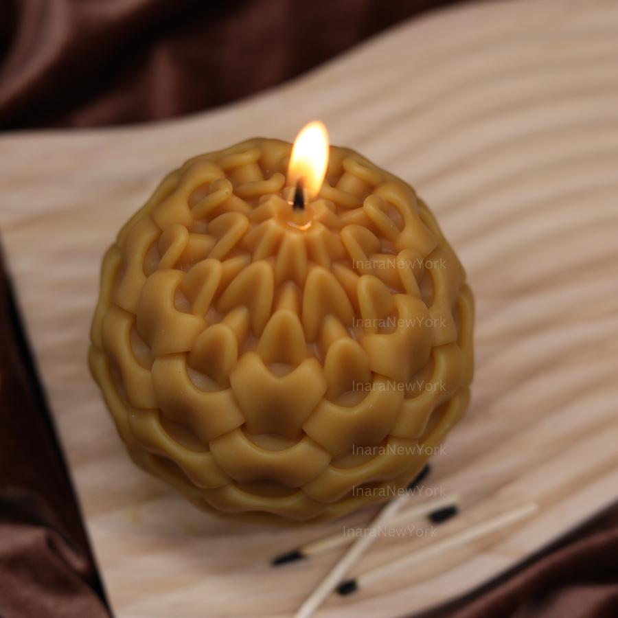 Nature-Inspired Foliage Bud Candle - Unique Modern Swirl - Shaped Candle - Perfect Gift for Plant Lovers