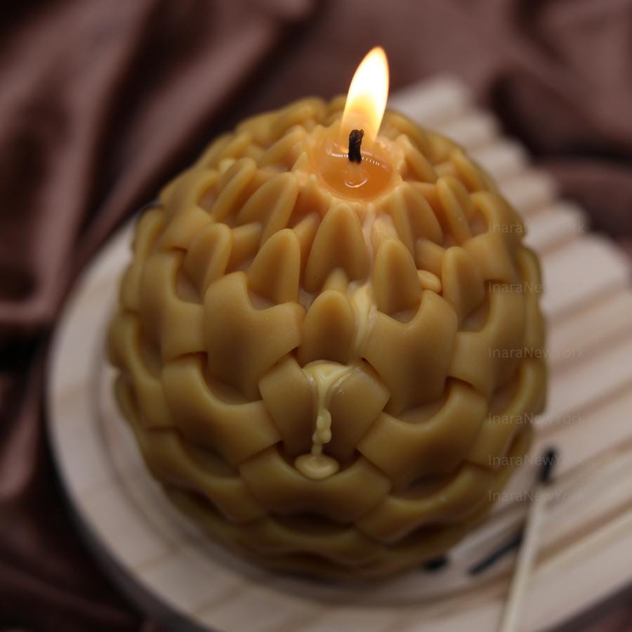 Nature-Inspired Foliage Bud Candle - Unique Modern Swirl - Shaped Candle - Perfect Gift for Plant Lovers