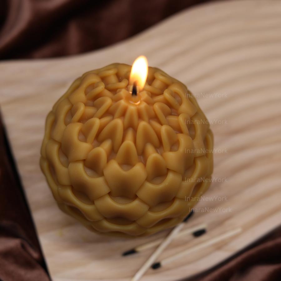 Nature-Inspired Foliage Bud Candle - Unique Modern Swirl - Shaped Candle - Perfect Gift for Plant Lovers