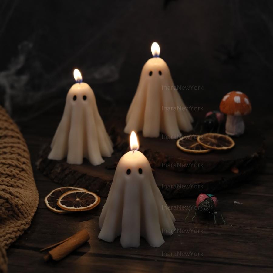 Personalized Ghost Candle - Eco-Friendly Soy Wax - Spooky Ghost Candle - Unique Halloween Decor - Halloween Gift candle - Fall Vibes