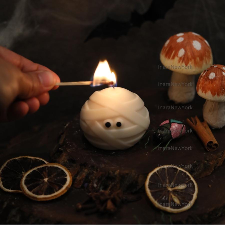 Mummy Ghost Candles | Halloween Mummy Ghosts | Spooky Candles | Autumn Candles | Autumn Decoration | Fall | Halloween Candles | Soy wax