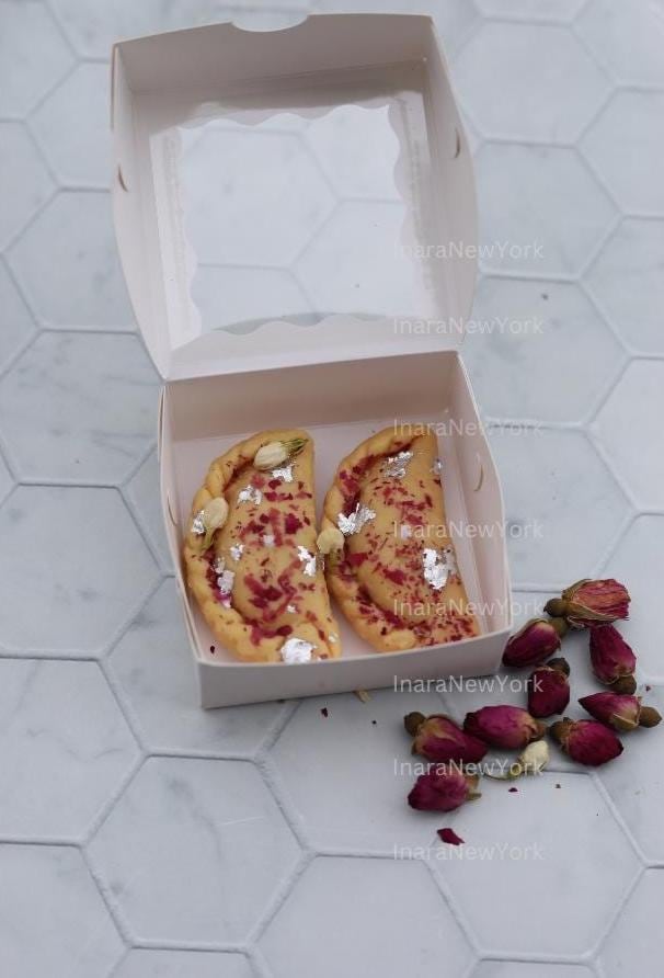 Indian dessert candle | diwali candle | indian décor | Indian candle | housewarming | Diwali gift| ladoo candle | mithai