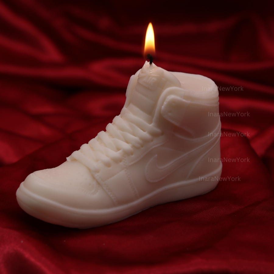 sneaker candle| sneakerhead gifts | aesthetic bag candle| Handmade decor candle |Gift for her|home candle|Modern candle|Decorative soy candle decor