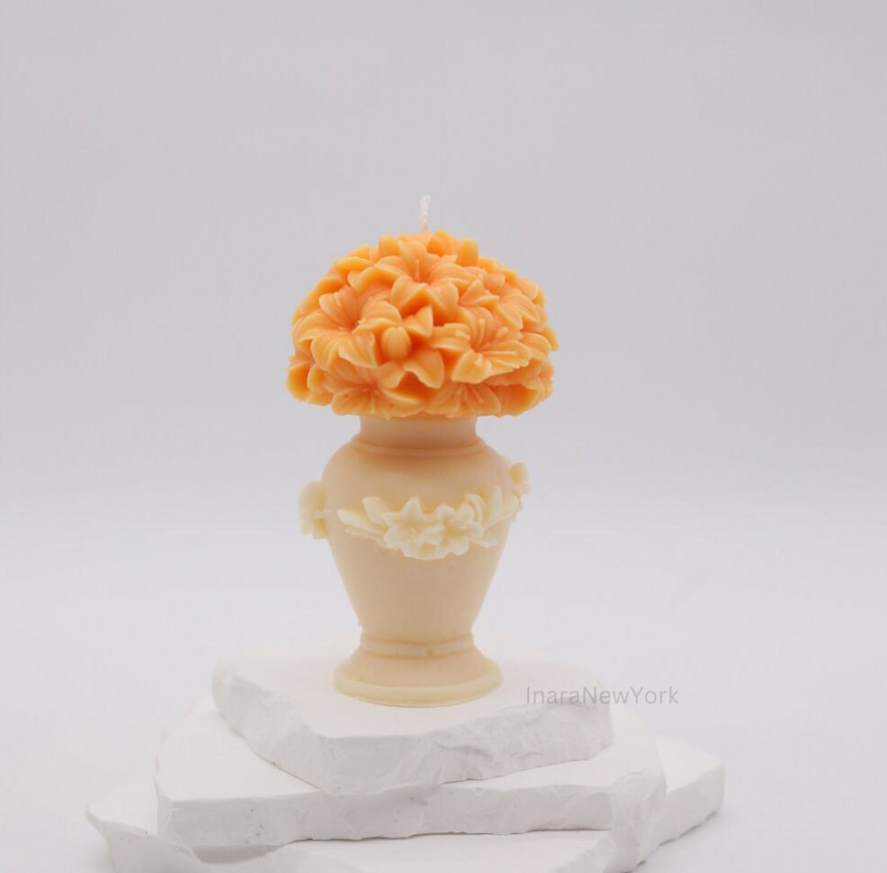 lily Flower vase shaped candle | valentines day candle | sculptural candle | wedding favor | housewarming | custom gift |