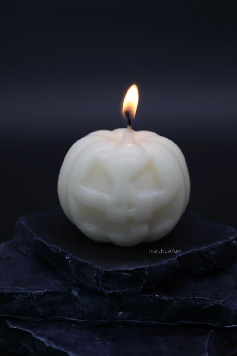 Pumpkin Angry candle | Halloween décor | fall candle | sculptural candle | housewarming | handmade | pumpkin shaped candle