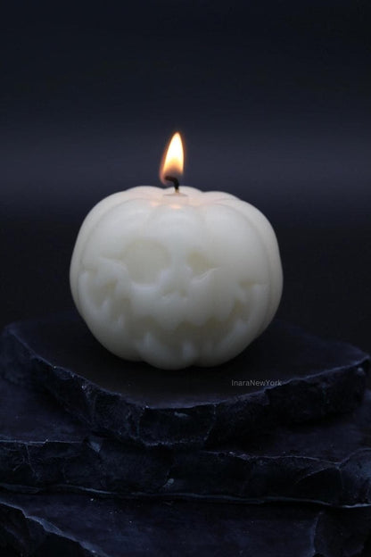 Pumpkin Scary candle | Halloween décor | fall candle | sculptural candle | housewarming | handmade | pumpkin shaped candle