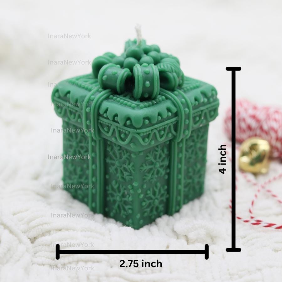 Handmade Christmas Gift Candle - Festive Holiday Decor