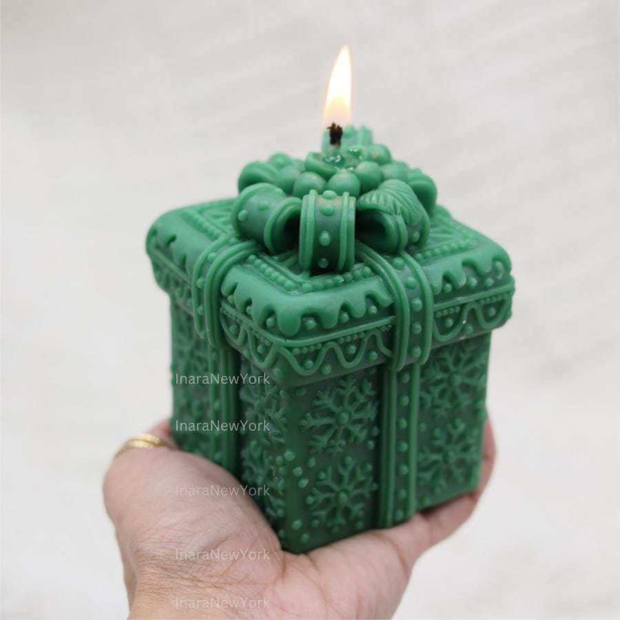 Handmade Christmas Gift Candle - Festive Holiday Decor